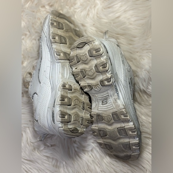 Well worn white sketchers sneakers shoes - Picture 8 of 8